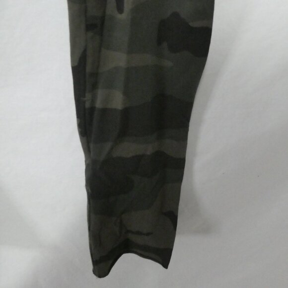 TNA | small | Camouflage Patterned Stylish Leggings | NWOT - Picture 9 of 16
